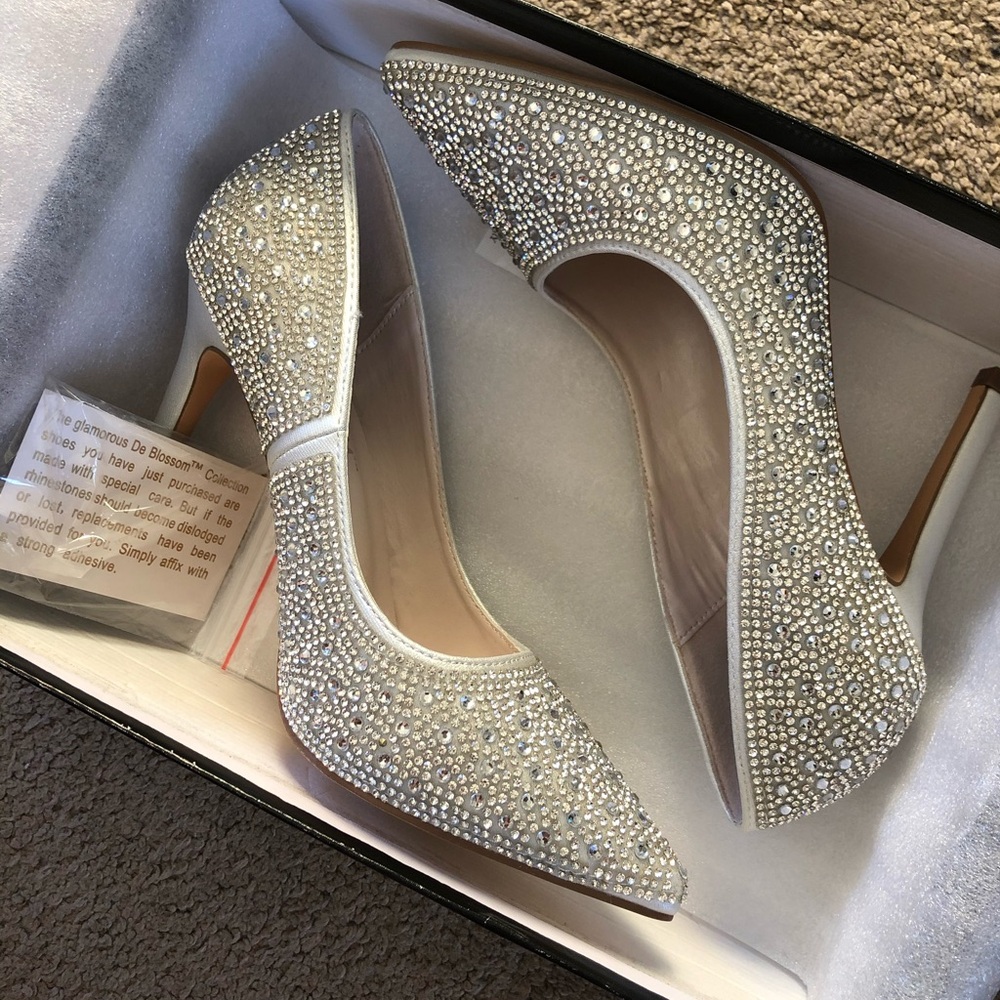 Galina Signature | crystal pointed toe pumps